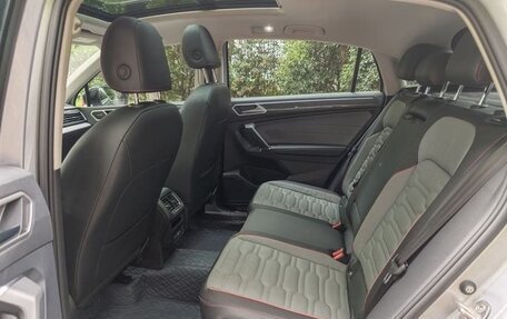 Volkswagen Tiguan II, 2022 год, 3 020 000 рублей, 17 фотография