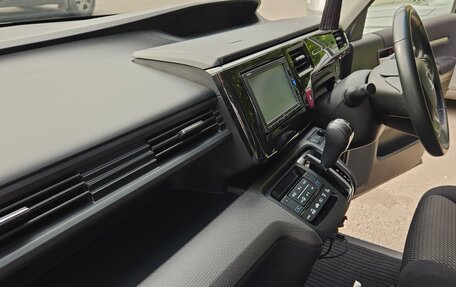 Honda Stepwgn IV, 2016 год, 2 300 000 рублей, 8 фотография