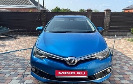 Toyota Auris II, 2015 год, 1 320 000 рублей, 2 фотография
