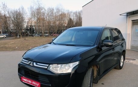 Mitsubishi Outlander III рестайлинг 3, 2012 год, 1 070 000 рублей, 3 фотография
