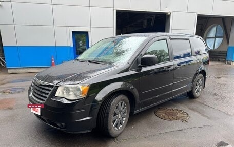 Chrysler Town & Country V рестайлинг, 2008 год, 1 150 000 рублей, 4 фотография