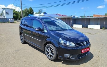 Volkswagen Touran III, 2015 год, 1 270 000 рублей, 1 фотография