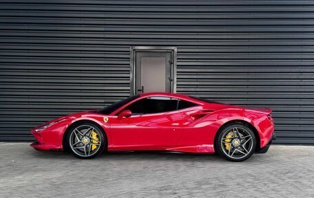 Ferrari F8, 2021 год, 32 200 000 рублей, 2 фотография
