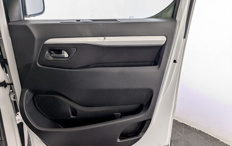 Peugeot Traveller I, 2021 год, 2 545 000 рублей, 26 фотография