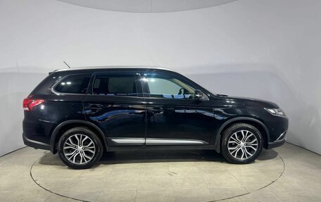 Mitsubishi Outlander III рестайлинг 3, 2016 год, 1 499 000 рублей, 5 фотография
