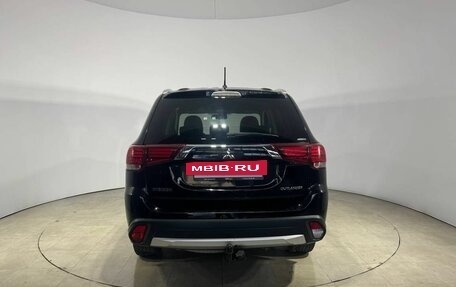 Mitsubishi Outlander III рестайлинг 3, 2016 год, 1 499 000 рублей, 7 фотография