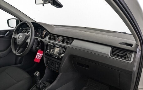 Skoda Rapid I, 2017 год, 900 000 рублей, 13 фотография