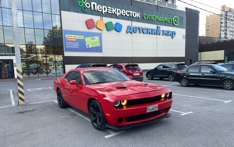 Dodge Challenger III рестайлинг 2, 2017 год, 3 350 000 рублей, 7 фотография
