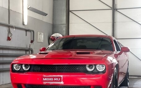 Dodge Challenger III рестайлинг 2, 2017 год, 3 350 000 рублей, 8 фотография