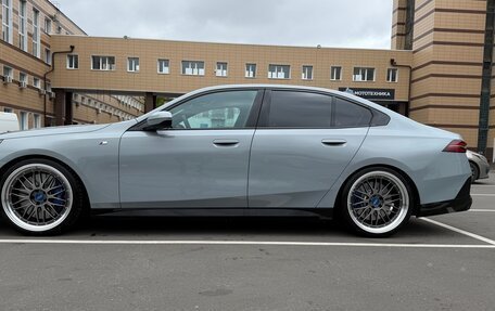 BMW 5 серия, 2024 год, 9 400 000 рублей, 2 фотография