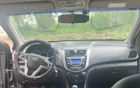 Hyundai Solaris II рестайлинг, 2013 год, 750 000 рублей, 8 фотография