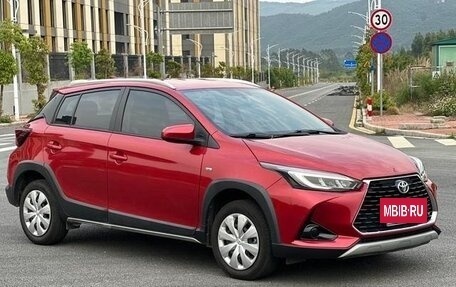 Toyota Yaris XP150 рестайлинг, 2021 год, 1 630 300 рублей, 2 фотография