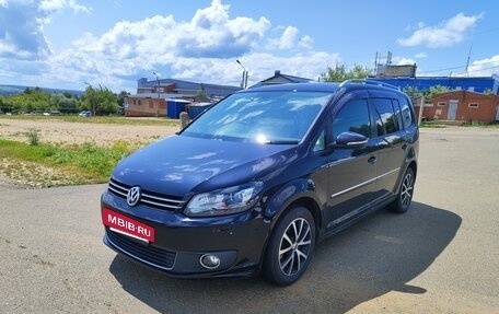 Volkswagen Touran III, 2015 год, 1 270 000 рублей, 2 фотография