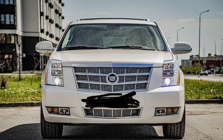Cadillac Escalade III, 2013 год, 2 420 000 рублей, 1 фотография