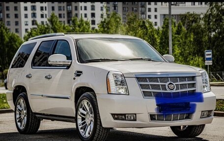 Cadillac Escalade III, 2013 год, 2 420 000 рублей, 9 фотография