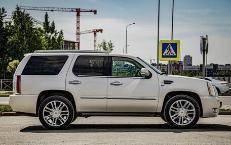 Cadillac Escalade III, 2013 год, 2 420 000 рублей, 28 фотография