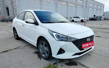Hyundai Solaris II рестайлинг, 2021 год, 1 491 000 рублей, 2 фотография