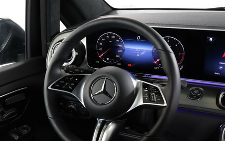 Mercedes-Benz V-Класс, 2024 год, 17 890 000 рублей, 16 фотография