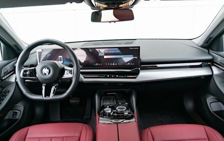 BMW 5 серия, 2024 год, 8 490 000 рублей, 11 фотография
