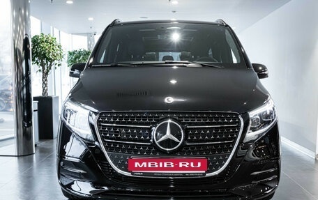 Mercedes-Benz V-Класс, 2024 год, 16 750 000 рублей, 2 фотография