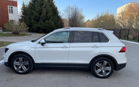 Volkswagen Tiguan II, 2018 год, 2 050 000 рублей, 3 фотография