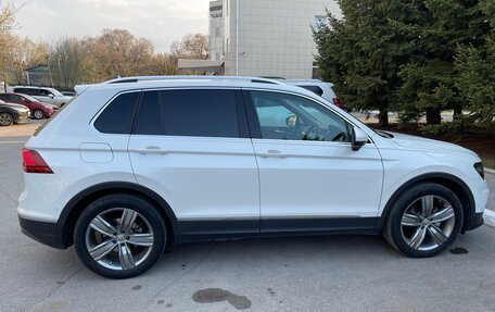 Volkswagen Tiguan II, 2018 год, 2 050 000 рублей, 2 фотография