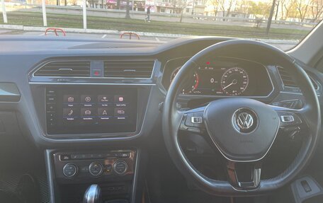 Volkswagen Tiguan II, 2018 год, 2 050 000 рублей, 13 фотография