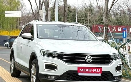 Volkswagen T-Roc I, 2021 год, 1 320 000 рублей, 2 фотография