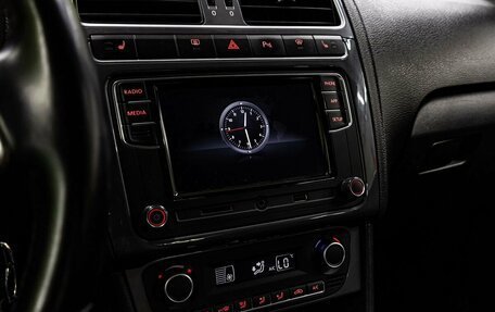 Volkswagen Polo VI (EU Market), 2018 год, 1 300 000 рублей, 20 фотография