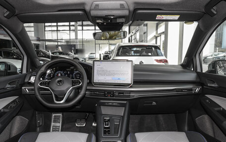 Volkswagen Golf VIII, 2024 год, 3 250 000 рублей, 9 фотография
