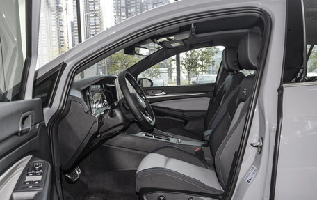 Volkswagen Golf VIII, 2024 год, 3 250 000 рублей, 15 фотография