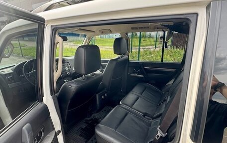 Mitsubishi Pajero IV, 2013 год, 2 550 000 рублей, 11 фотография