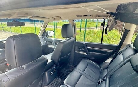 Mitsubishi Pajero IV, 2013 год, 2 550 000 рублей, 14 фотография