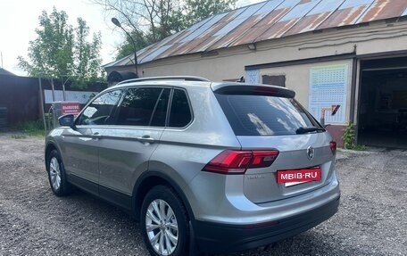 Volkswagen Tiguan II, 2017 год, 2 700 000 рублей, 3 фотография