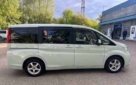 Honda Stepwgn IV, 2017 год, 1 650 000 рублей, 3 фотография