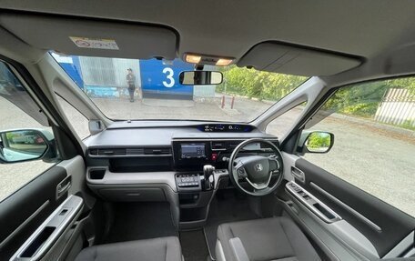 Honda Stepwgn IV, 2017 год, 1 650 000 рублей, 9 фотография