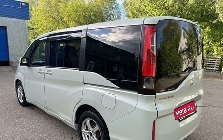 Honda Stepwgn IV, 2017 год, 1 650 000 рублей, 6 фотография