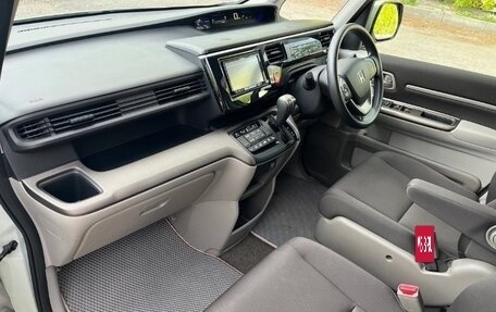 Honda Stepwgn IV, 2017 год, 1 650 000 рублей, 10 фотография