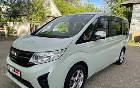 Honda Stepwgn IV, 2017 год, 1 650 000 рублей, 2 фотография