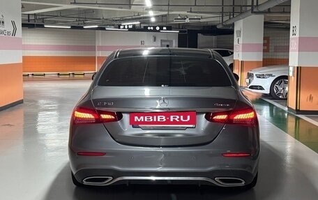 Mercedes-Benz E-Класс, 2022 год, 4 690 000 рублей, 4 фотография