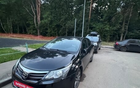 Toyota Avensis III рестайлинг, 2011 год, 1 090 000 рублей, 2 фотография