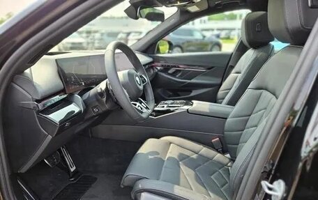 BMW 5 серия, 2025 год, 10 390 000 рублей, 14 фотография