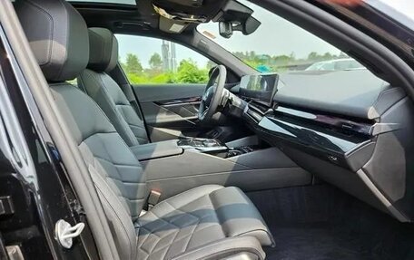 BMW 5 серия, 2025 год, 10 390 000 рублей, 30 фотография