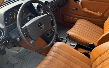 Mercedes-Benz W123, 1985 год, 1 470 000 рублей, 4 фотография