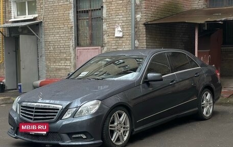 Mercedes-Benz E-Класс, 2010 год, 1 450 000 рублей, 2 фотография