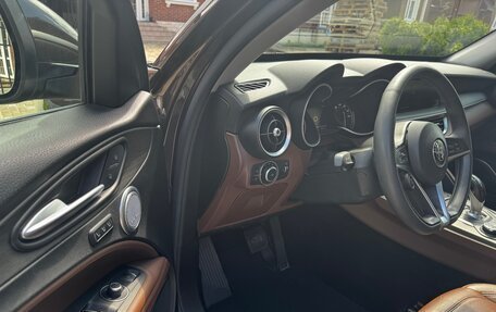 Alfa Romeo Stelvio, 2017 год, 2 250 000 рублей, 8 фотография