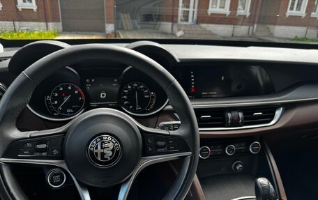 Alfa Romeo Stelvio, 2017 год, 2 250 000 рублей, 9 фотография
