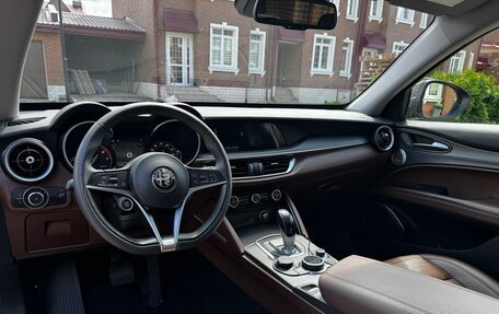 Alfa Romeo Stelvio, 2017 год, 2 250 000 рублей, 7 фотография