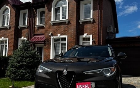 Alfa Romeo Stelvio, 2017 год, 2 250 000 рублей, 2 фотография