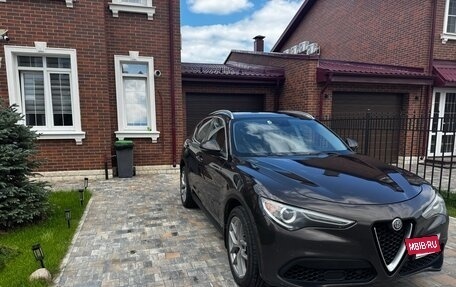 Alfa Romeo Stelvio, 2017 год, 2 250 000 рублей, 14 фотография